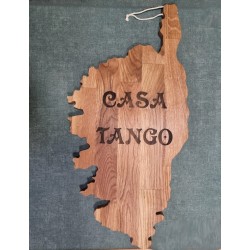 Corse de 50 cm en chêne finition huilée, gravée et munie de la ficelle de suspension